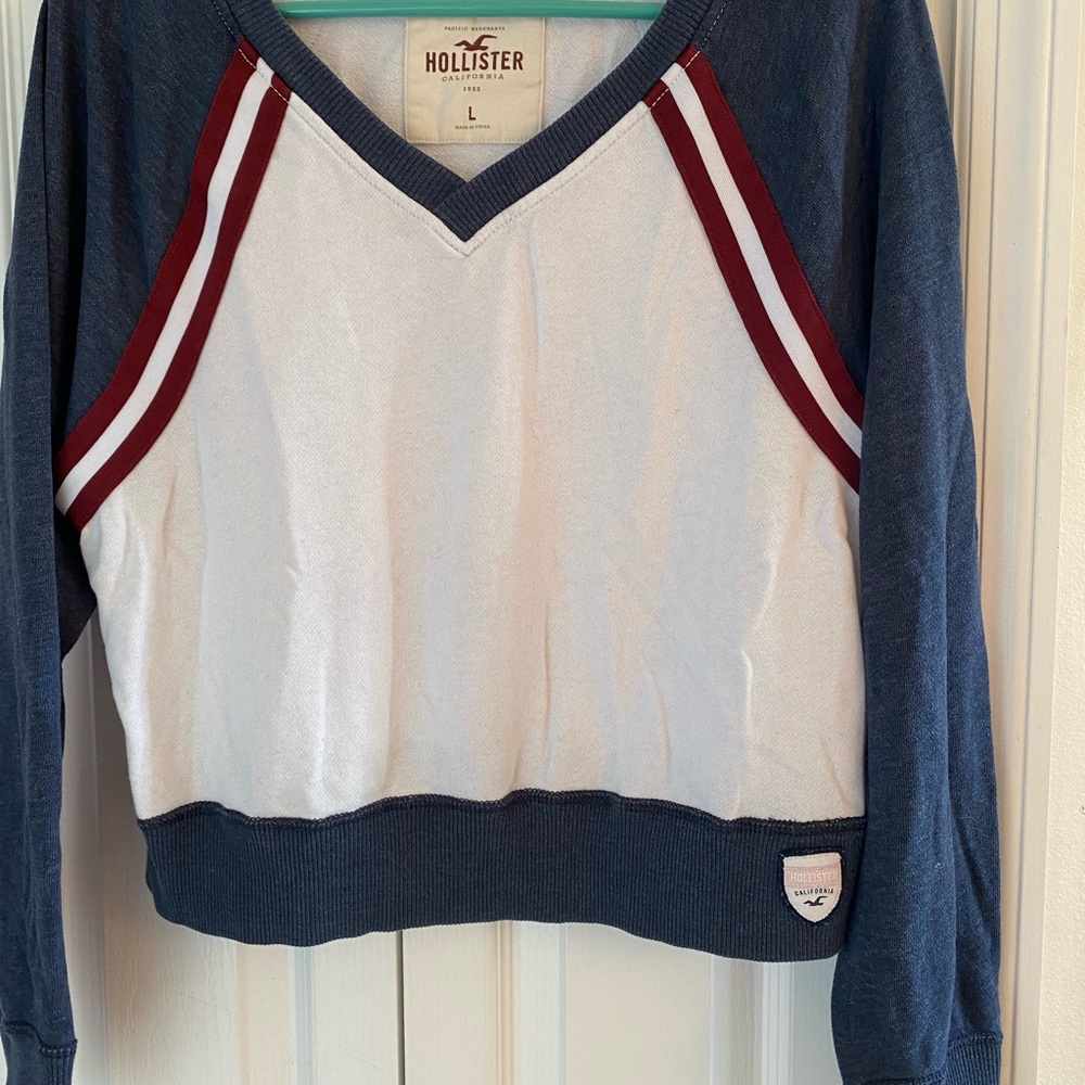 Hollister V Neck Cropped Sweatshirt- White/Blue